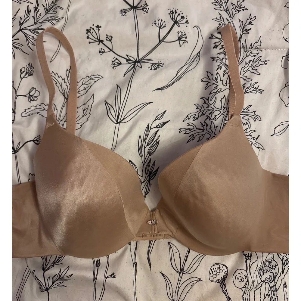 Vassarette Beige‎ Oh-So-Sleek Underwire T-Shirt Bra, Size 38C